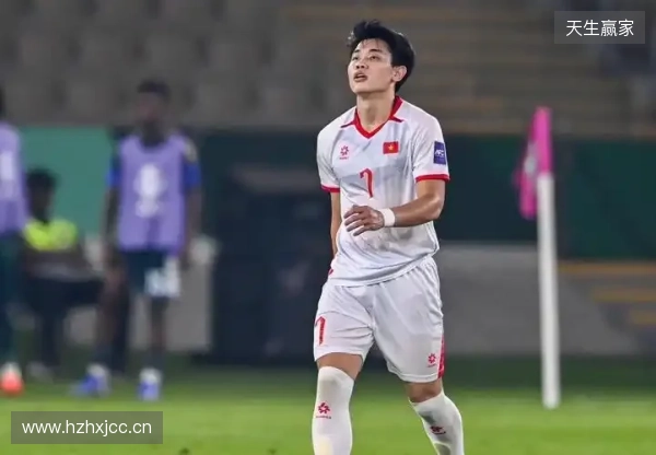 越媒：阮庭北没有在1 4决赛首发，原因是他腹股沟有伤